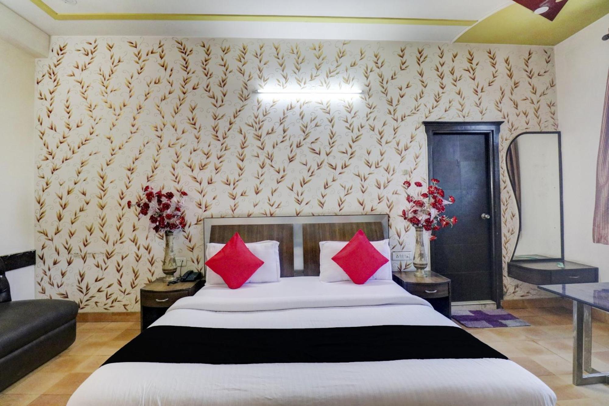 Hotel O Mukut Mahal Meerut Ngoại thất bức ảnh